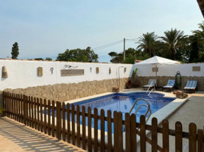 CHALET VACACIONAL EN CHICLANA CERCA DE LA PLAYA